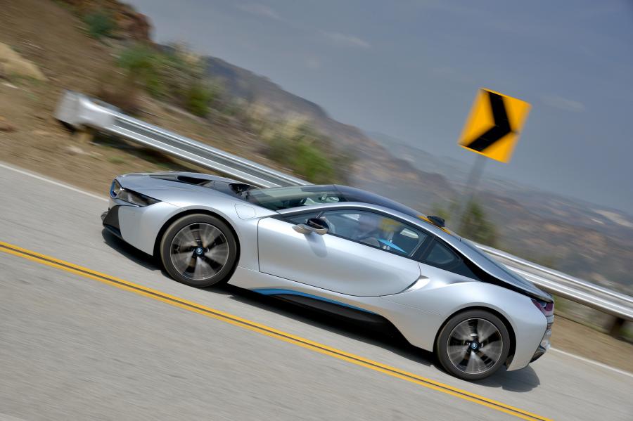  BMW i8 2014 года  (фото 54 из 180)